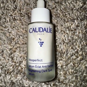 Caudalie Vinoperfect Serum in White with Blue Accents